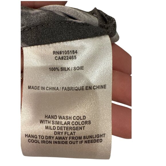 GoSilk V Neck 100% Silk Blouse, Metallic Cuff Washable Size S, Pre-owned EUC - Picture 6 of 7